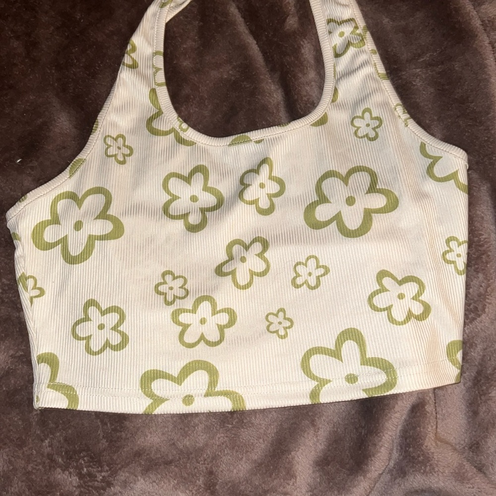 Crop top, no stains, rips or holes.